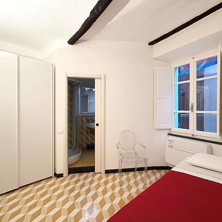Marina Apartment, Unique, Authentic, Beachfront, 2 Aircondo Bdr , 2Bht, Easy To Train Or From Private Parking Vernazza Bagian luar foto