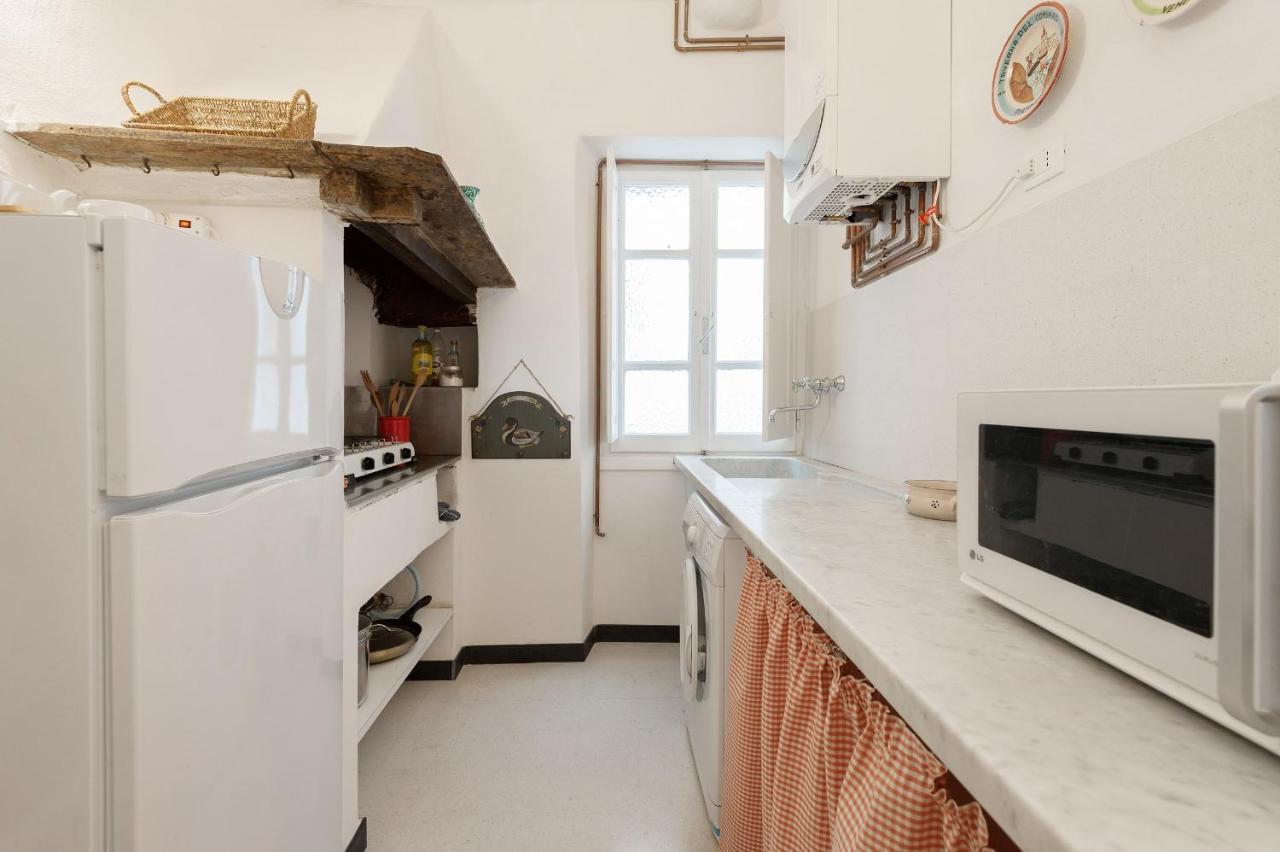 Marina Apartment, Unique, Authentic, Beachfront, 2 Aircondo Bdr , 2Bht, Easy To Train Or From Private Parking Vernazza Bagian luar foto
