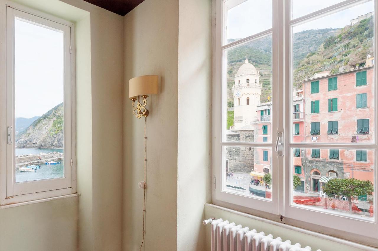 Marina Apartment, Unique, Authentic, Beachfront, 2 Aircondo Bdr , 2Bht, Easy To Train Or From Private Parking Vernazza Bagian luar foto