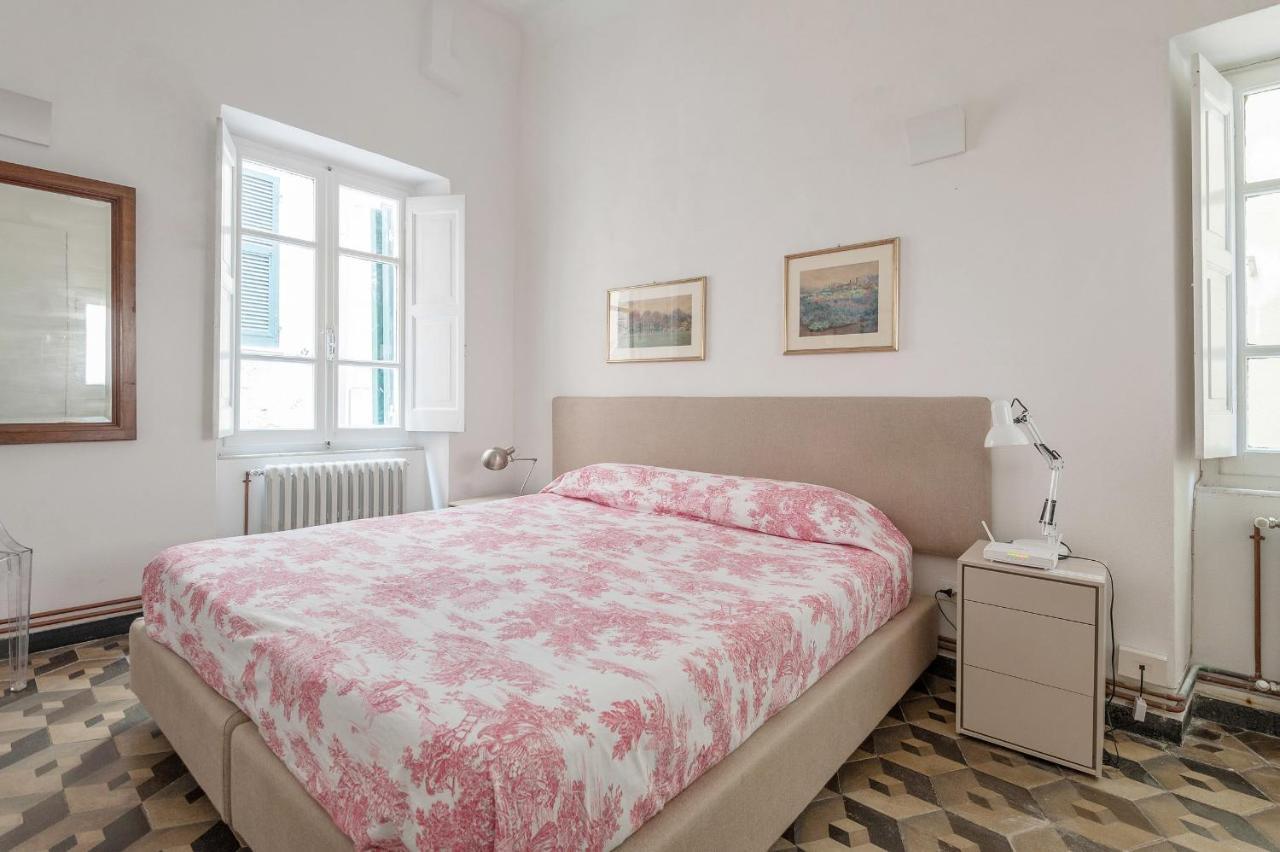 Marina Apartment, Unique, Authentic, Beachfront, 2 Aircondo Bdr , 2Bht, Easy To Train Or From Private Parking Vernazza Bagian luar foto