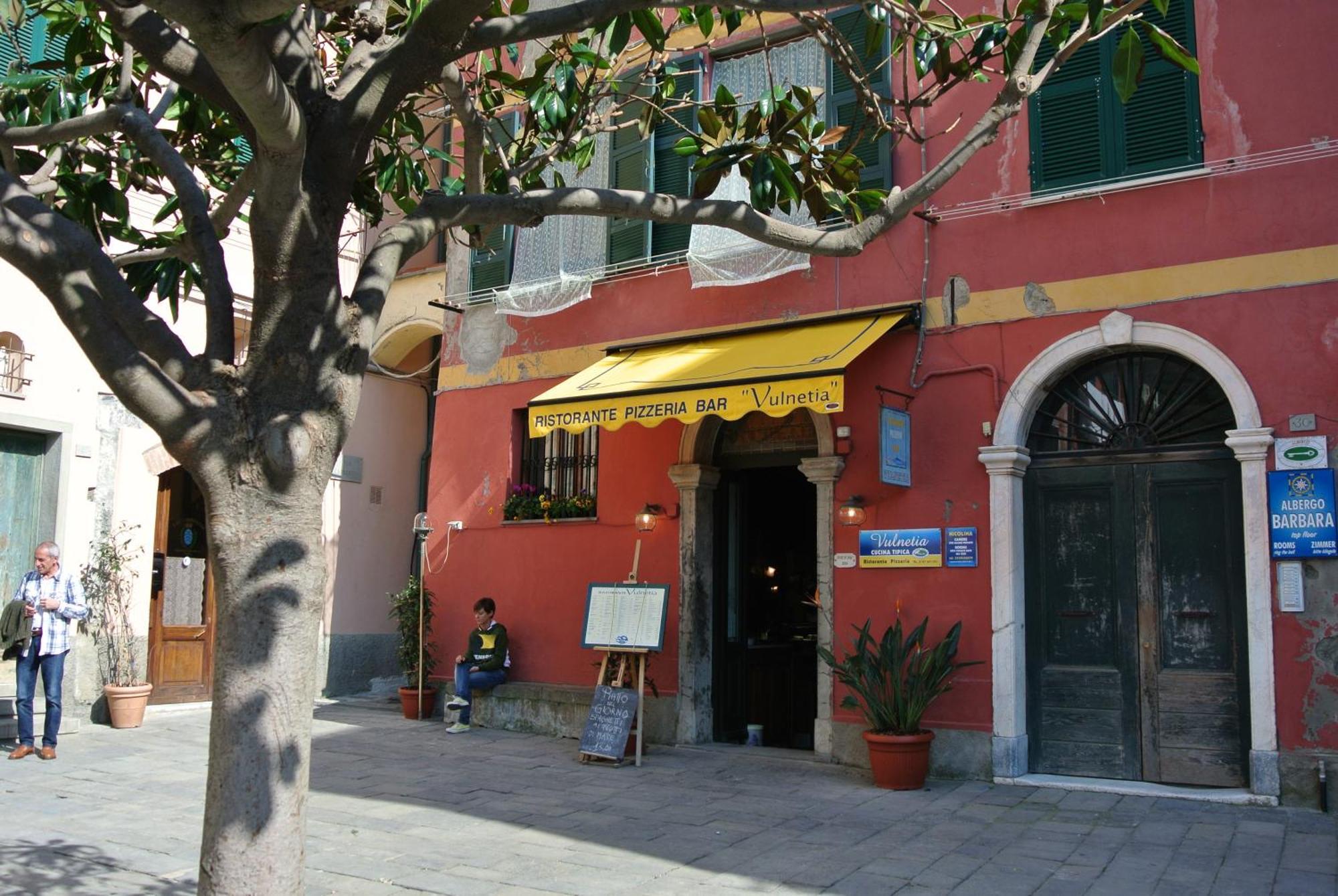 Marina Apartment, Unique, Authentic, Beachfront, 2 Aircondo Bdr , 2Bht, Easy To Train Or From Private Parking Vernazza Bagian luar foto