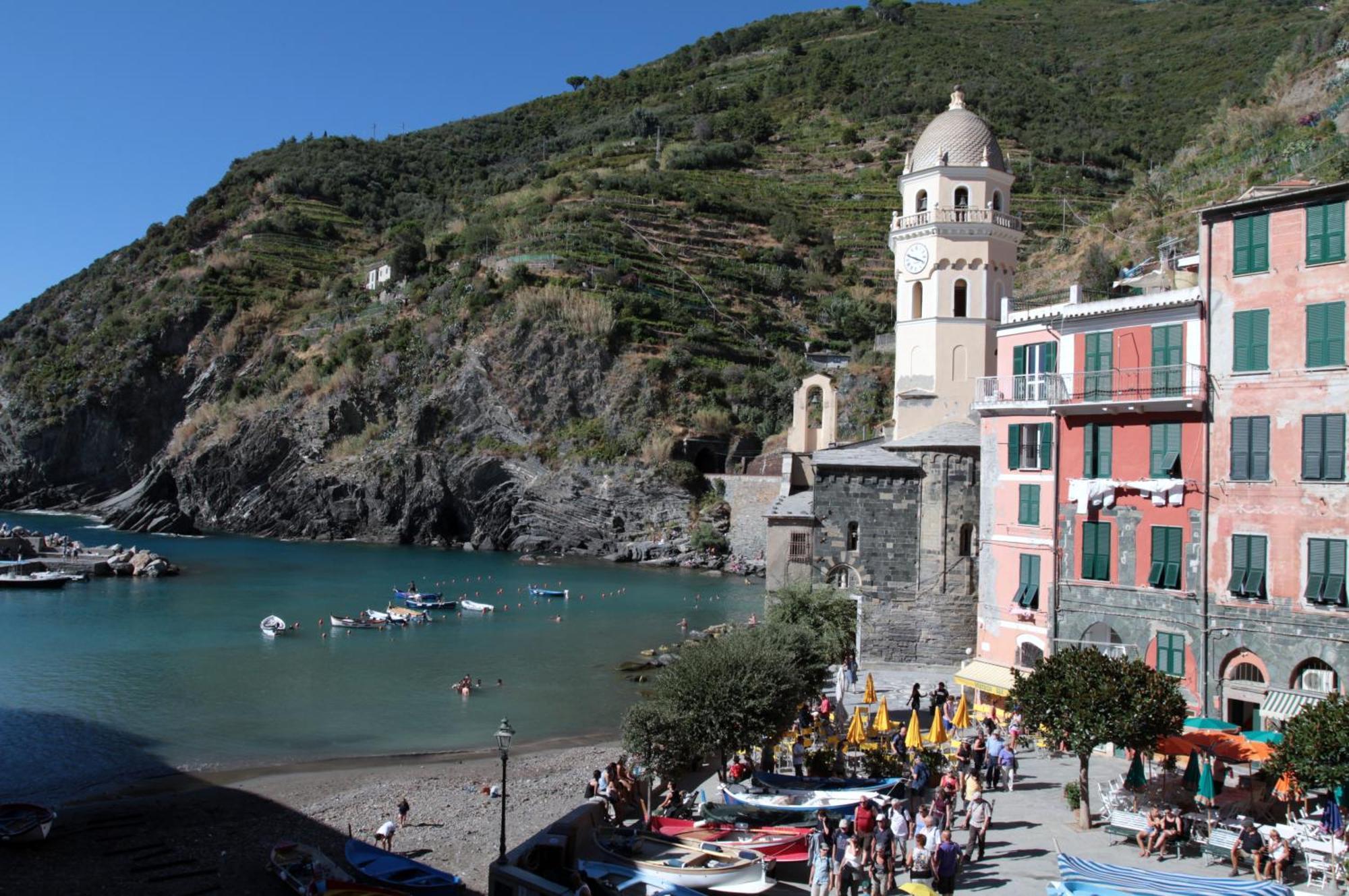 Marina Apartment, Unique, Authentic, Beachfront, 2 Aircondo Bdr , 2Bht, Easy To Train Or From Private Parking Vernazza Bagian luar foto
