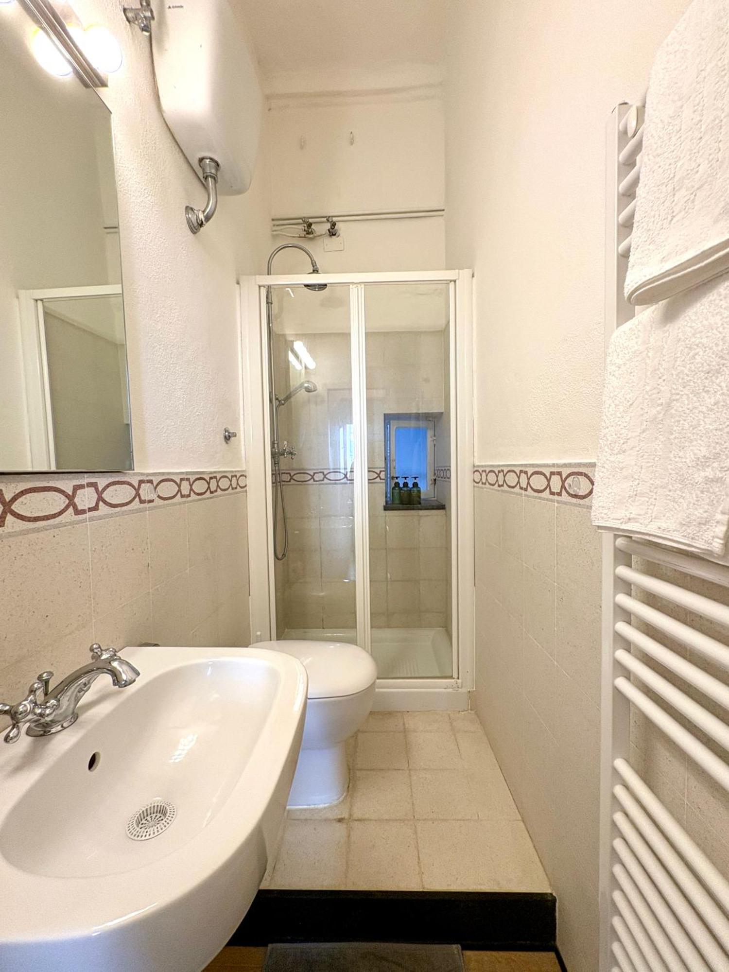 Marina Apartment, Unique, Authentic, Beachfront, 2 Aircondo Bdr , 2Bht, Easy To Train Or From Private Parking Vernazza Bagian luar foto